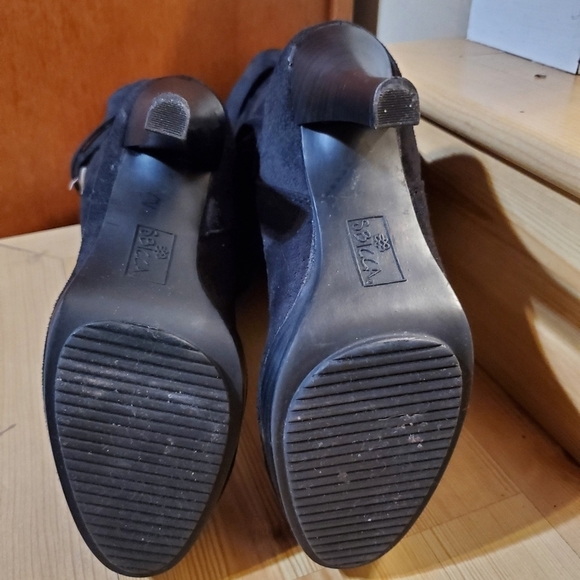 SBICCA Suede Knee High Heeled Boots - Picture 10 of 11